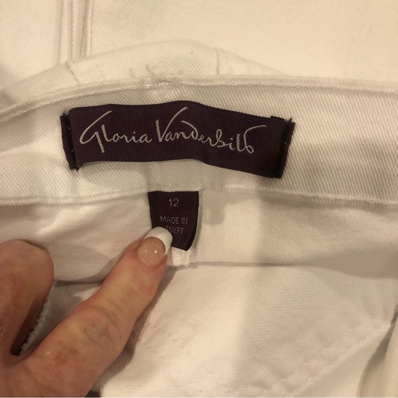 Gloria Vanderbilt White Straight Leg Jeans. Never worn. New. NWOT. - Picture 8 of 9